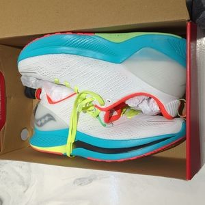 Saucony endorphin shift